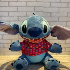 Pelúcia M (Stitch com roupa)